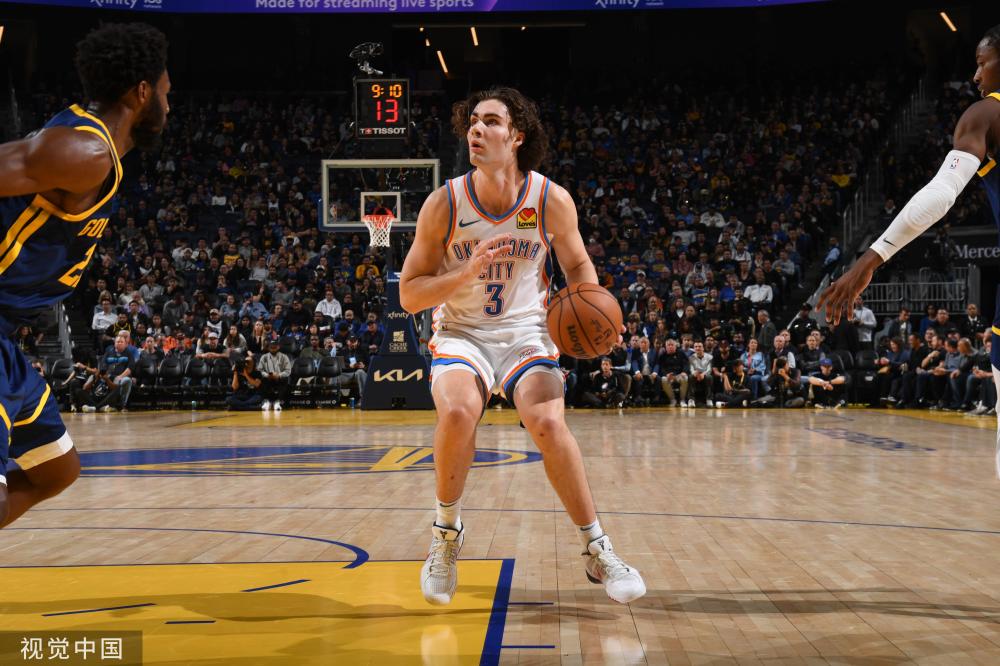 她通过严密 她通过严密