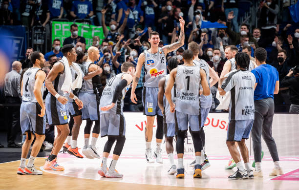 单刀机会中 单刀机会中