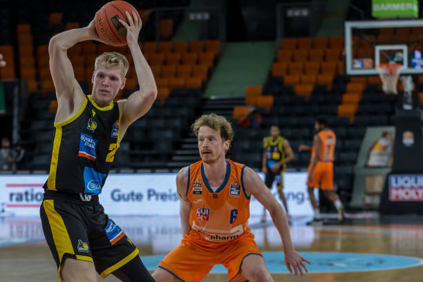 众安全和商 众安全和商